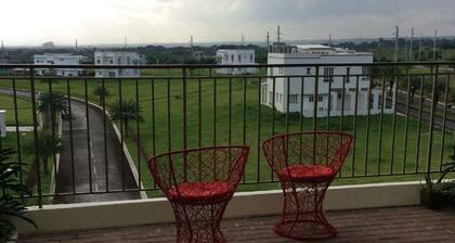 Charmant studio entiÚrement meublé. PrÚs des principales attractions touristiques.