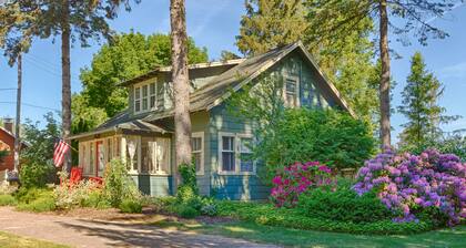 Cabernet Cottage minutes away from downtown & Oval beach! Hot Tub/Bonfire/Patio