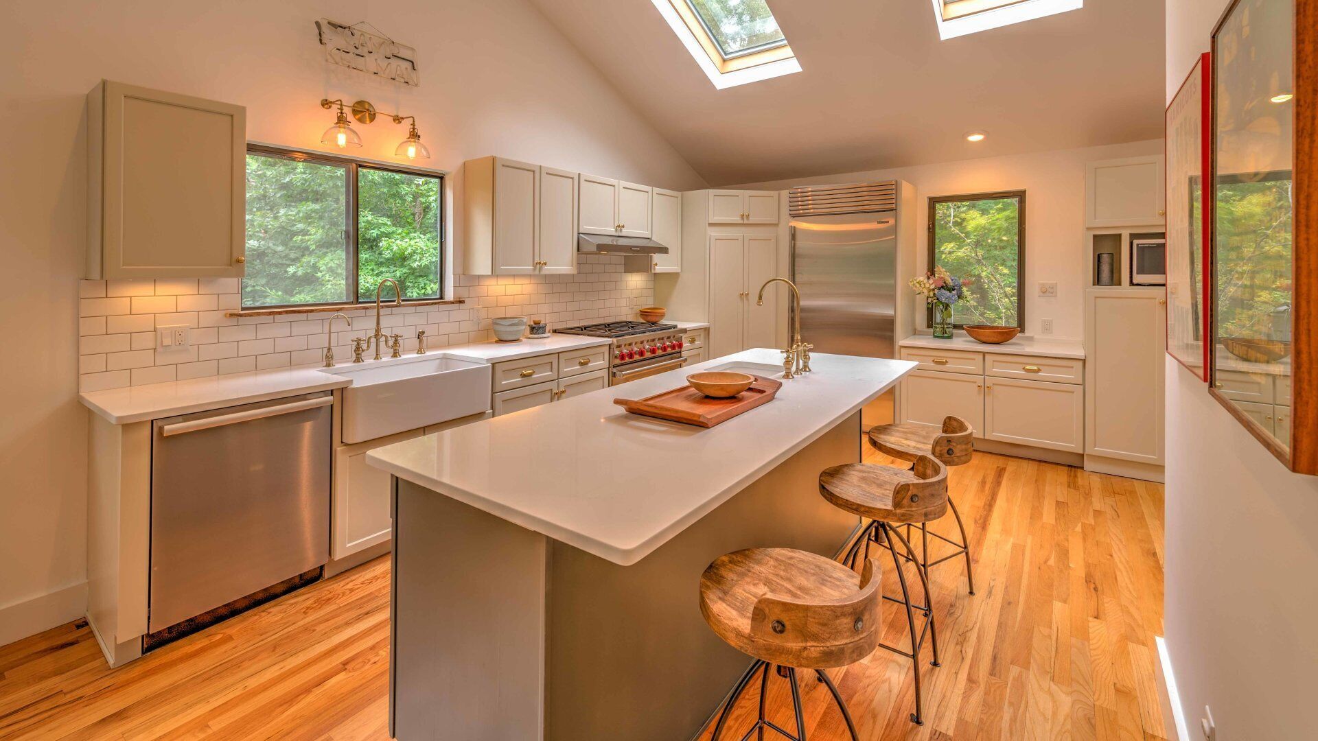 Micro-ondes, cafetière/bouilloire