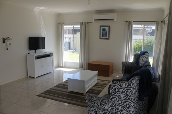 Smart TV, video games, Netflix, DVD player