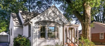 Green Door...:Renovated Cozy Cottage Centrally Located