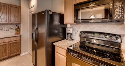 *OPEN*POOL/PARK ACCESS-SEAWORLD/SIXFLAGS/Lackland/shopping. *EXTREMELY CLEAN*