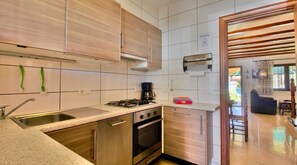 Kühlschrank, Ofen, Herdplatte, Geschirrspüler
