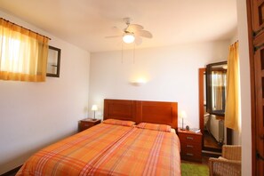 3 chambres, fer et planche à repasser, Wi-Fi gratuit, draps fournis