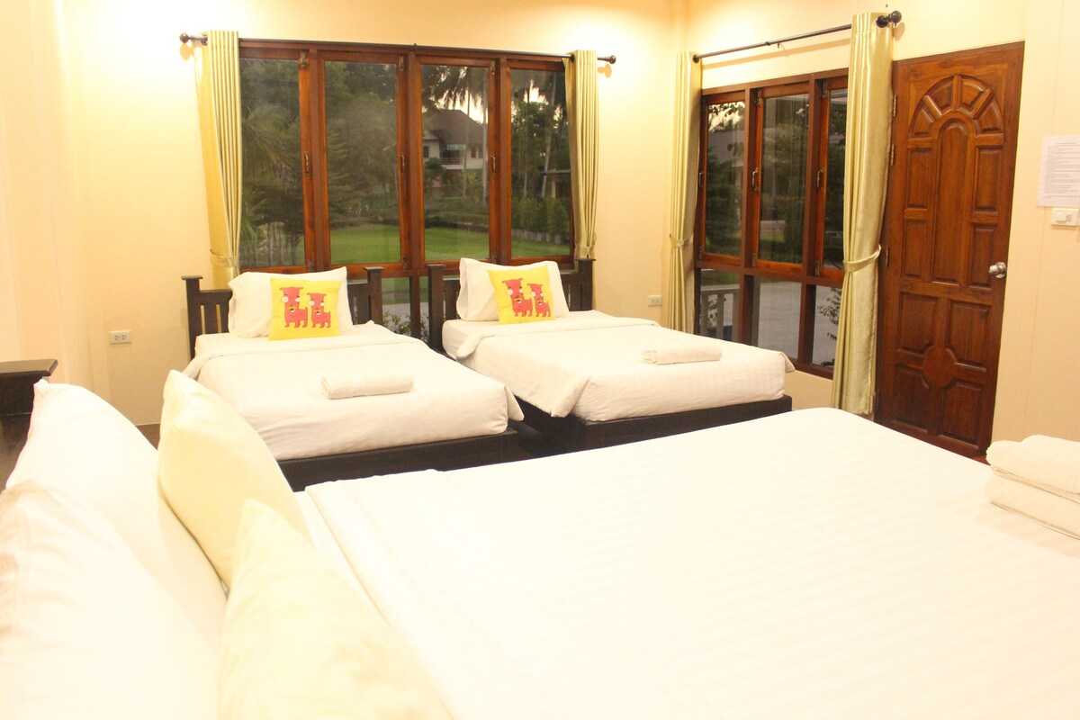 Family Room | Free WiFi