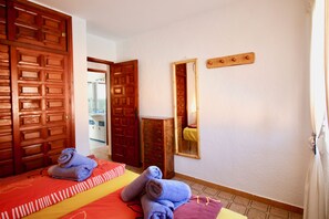 2 chambres, fer et planche à repasser, accès au Wi-Fi (inclus)
