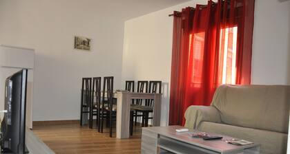 MAISON ENTIĂREMENT RĂNOVĂE AVEC WIFI GRATUIT