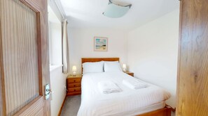 1 soverom, strykejern/-brett, internettilgang og sengetøy