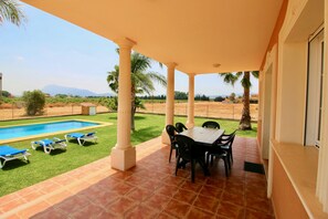 Outdoor dining - Quiet Villa with wifi and air conditioning Finca Las Ranas (Denia)