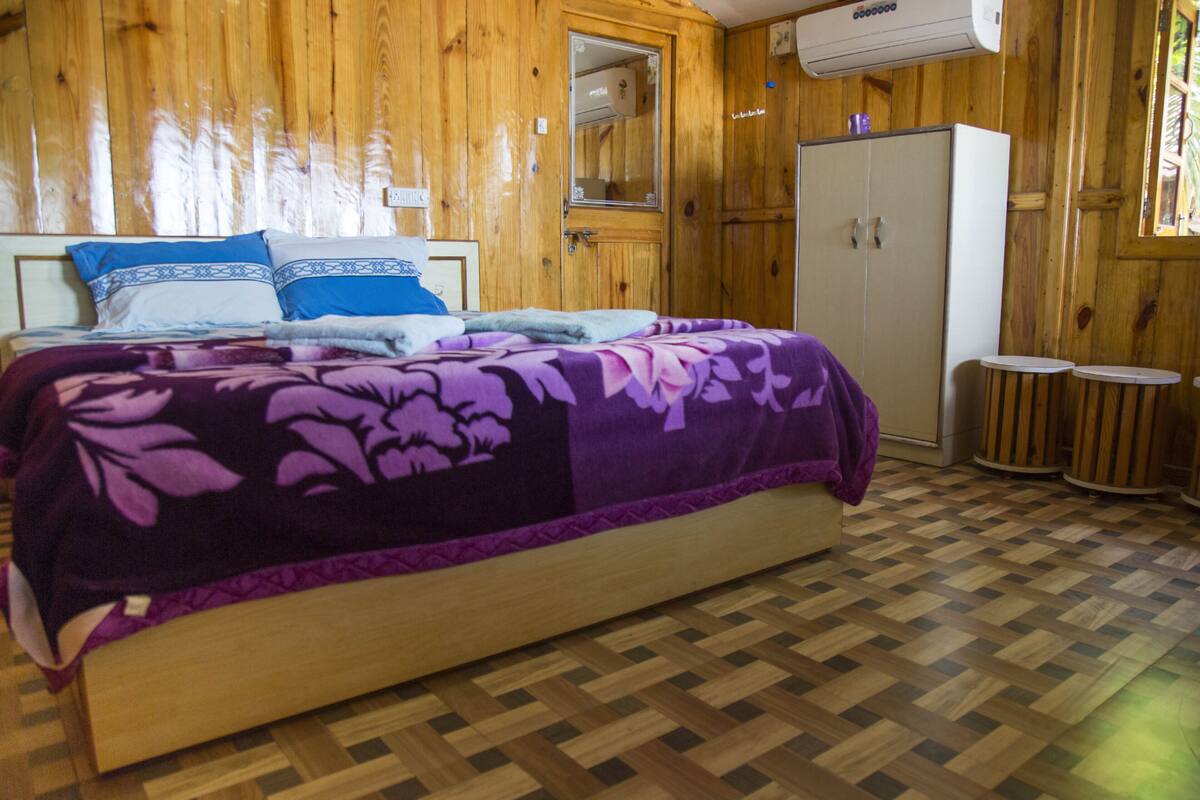 1 bedroom, desk, rollaway beds, free WiFi