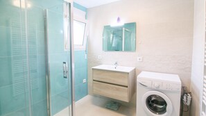 Bathtub, towels - Nice villa next to the beach Almadrava FU (Els Poblets)