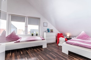 2 Schlafzimmer, Reisekinderbett, WLAN