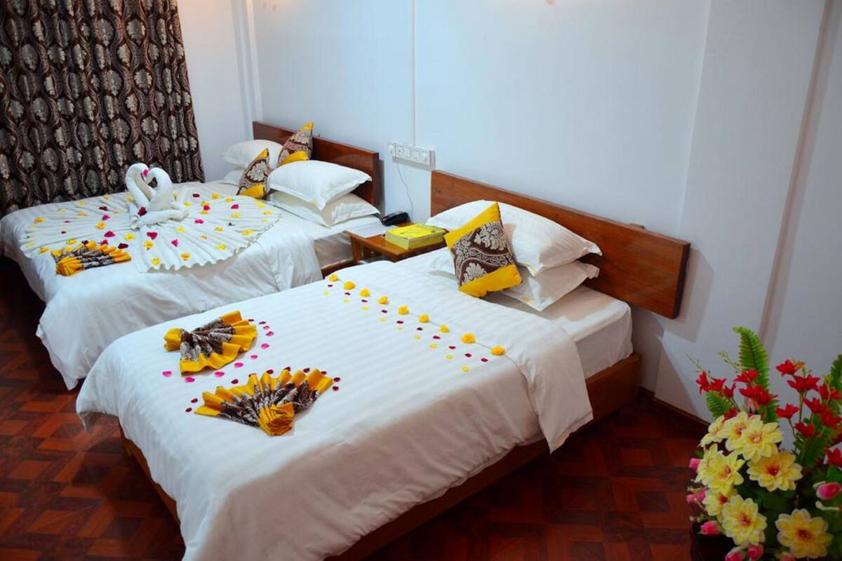 ห้องสวีท | มินิบาร์, โต๊ะทำงาน, ห้องเก็บเสียง, เตียงเสริม/เปล