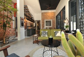 Sala de estar en el lobby