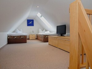 3 Schlafzimmer, Zimmersafe, Schreibtisch, Reisekinderbett