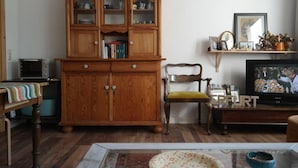 Family Apartment, 1 Bedroom, Ground Floor (TOBIAS +20€ cleaning fee per stay) | Room amenity - Apartment - Colorful House (Erfurt)