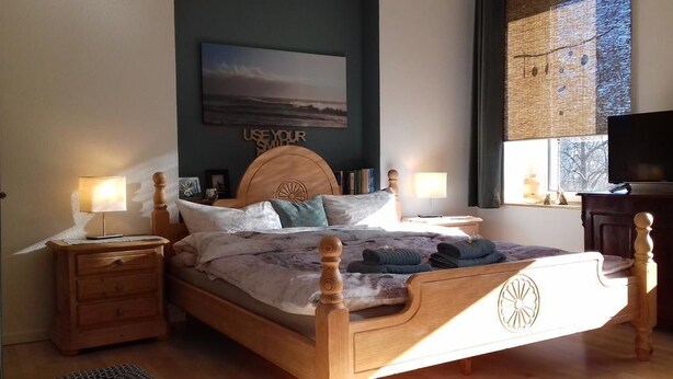 Apartment (NIKLAS +20€ cleaning fee per stay) | Cribs (surcharge), rollaway beds (surcharge), WiFi (free), bed sheets - Apartment - Colorful House (Erfurt)