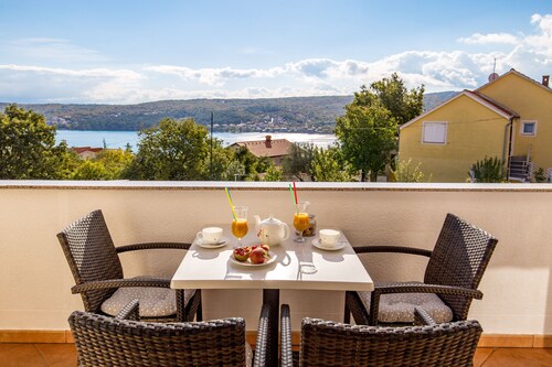 Meerblick genießen|Modernes Apartment im idyllischen Cizici-Kontakt zum Besitzer
