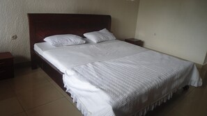 1 bedroom, premium bedding, minibar, in-room safe
