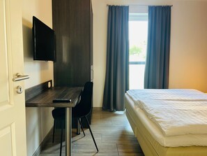 2 bedrooms, in-room safe, travel cot, WiFi