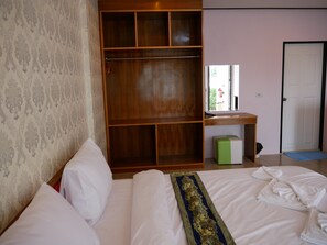 Deluxe Room | Minibar, in-room safe, desk, free WiFi - Mailuay Resort (Buriram)