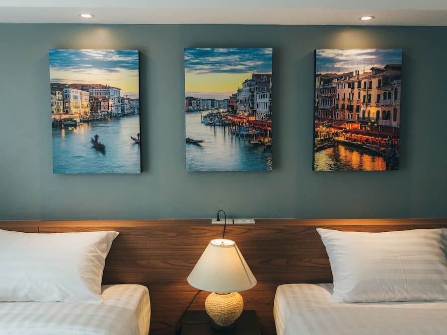 Ropa de cama de alta calidad y cortinas blackout