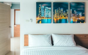 Premium bedding, blackout drapes, soundproofing, WiFi - PP@Hotel Rangsit (Thanyaburi)