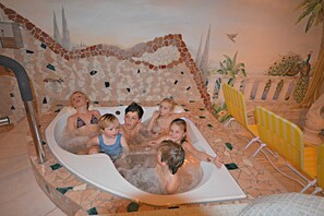 Bain à remous intérieur