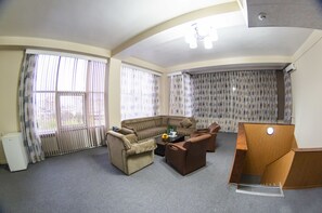 Living area - Irshad Hotel (Baku)