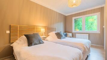 Huis | Een bureau, gratis wifi, beddengoed