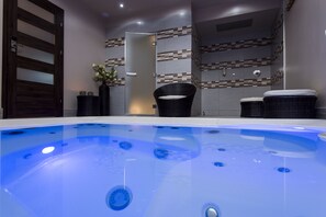 Salas de tratamientos para parejas, bañera de hidromasaje, baño turco 