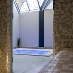 Couples treatment rooms, hot tub, steam room, Swedish massages