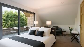 Superior Double Room, Poolside | Desk, free WiFi, bed sheets