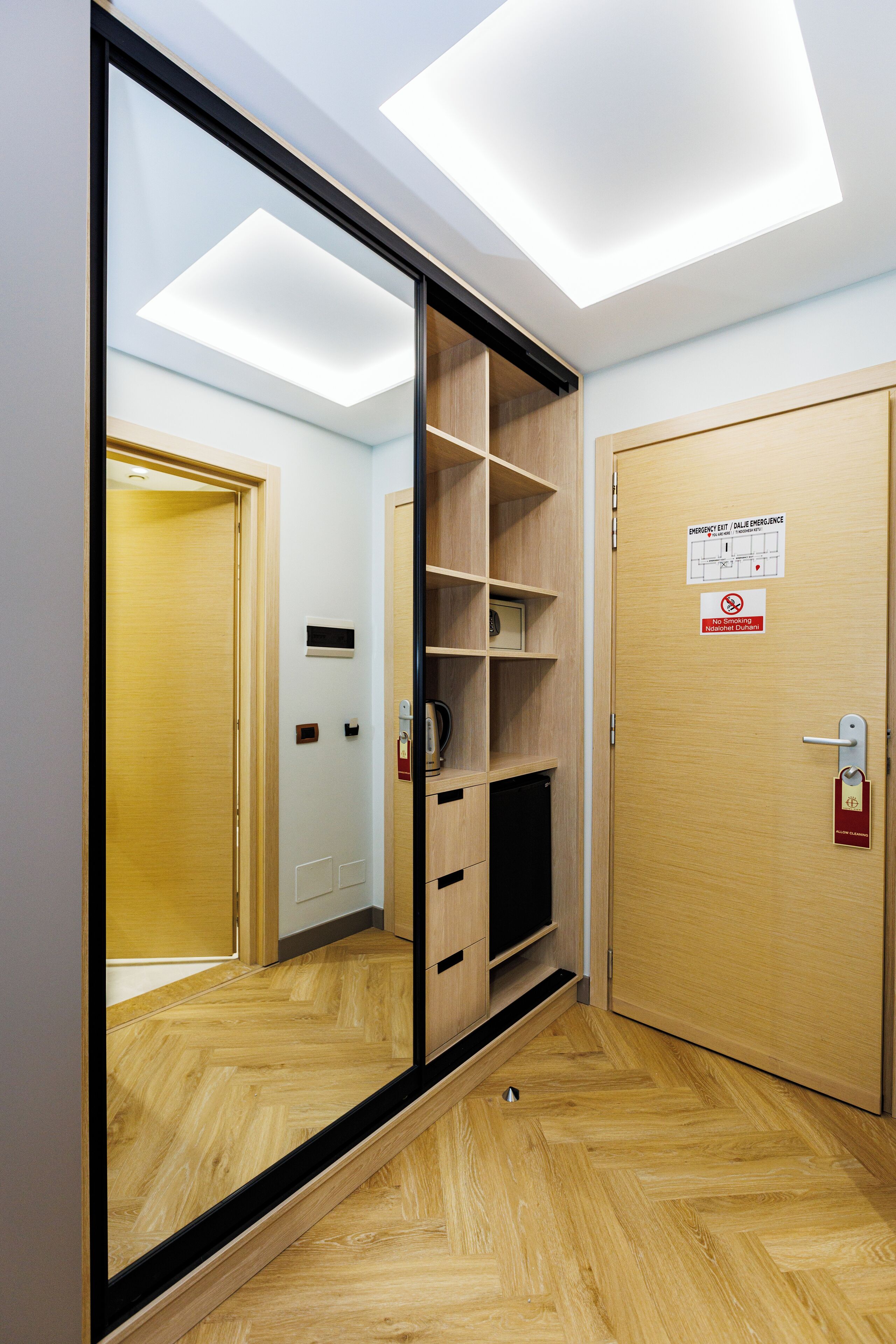 1 bedroom, frette italian sheets, premium bedding, minibar