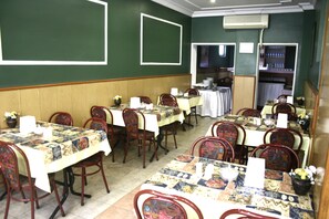 Petit déjeuner continental compris tous les jours