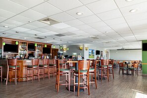Bar (on property) - Beautiful East Coast Sunrises W/Amenities Galore! (North Myrtle Beach)