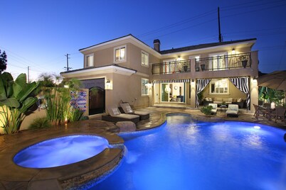 New Built, Backyard & Balcony Fireworks, Walk To Disney, 4000 sqft, No Pool Fee