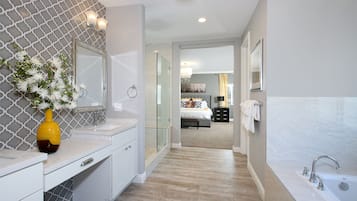 5 bedrooms, in-room safe, desk, iron/ironing board