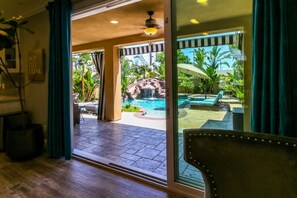 Outdoor pool, a heated pool - New Built, Backyard & Balcony Fireworks, Walk To Disney, 4000 sqft, No Pool Fee (Anaheim)