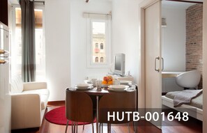 1 室のベッドルーム、アイロン / アイロン台、WiFi、ベッドシーツ