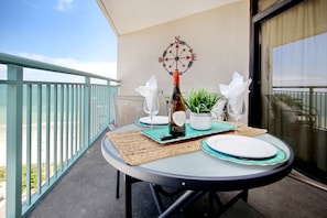 Outdoor dining - 3Bd Condo in Beachside Resort w/ Amenities Galore! (Myrtle Beach)
