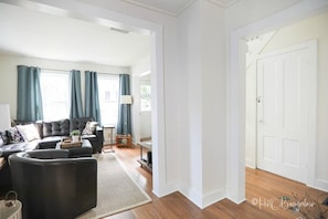 Smart-TV, peis og bøker