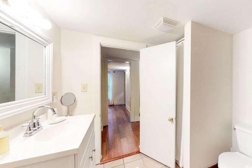 Bathtub, hair dryer, towels