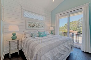 5 bedrooms, iron/ironing board, free WiFi, bed sheets