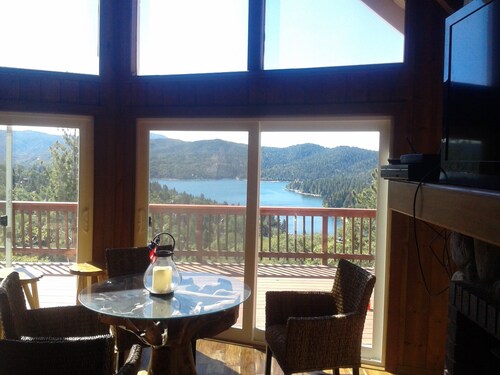 Järvinäköala jokaisesta huoneesta, 6 BDRM, 5 kylpyamme, biljardipöytä, ilmakiekko, Ping Pong, AC