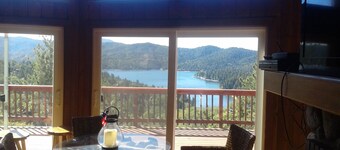 BEAUTIFUL LAKE VIEW from every room, 6 BDRM, 5 Bath, Pool Table, Ping Pong, AC