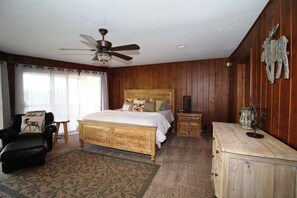 6 bedrooms, iron/ironing board, free WiFi, bed sheets