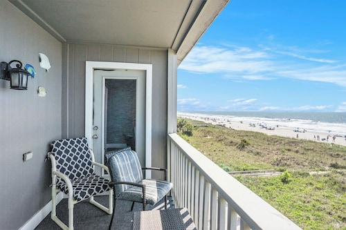 Soothing Sounds of The Ocean Waves From Your Oceanfront Balcony