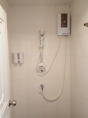 Buồng tắm vòi sen