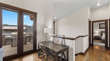 3 dormitorios, tabla de planchar con plancha, Internet y ropa de cama